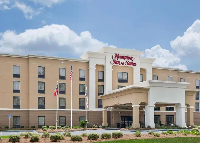 Hotel with Tennis: Hampton Inn & Suites Savannah-Airport