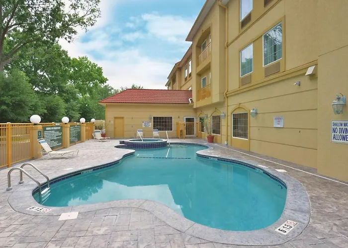 Cheap hotel: La Quinta By Wyndham Savannah Airport - Pooler