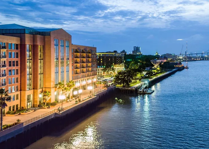 Hotel with Tennis: Marriott Savannah Riverfront
