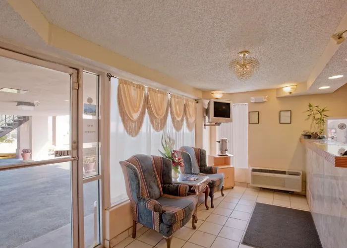 Motel: Americas Best Value Inn-Savannah